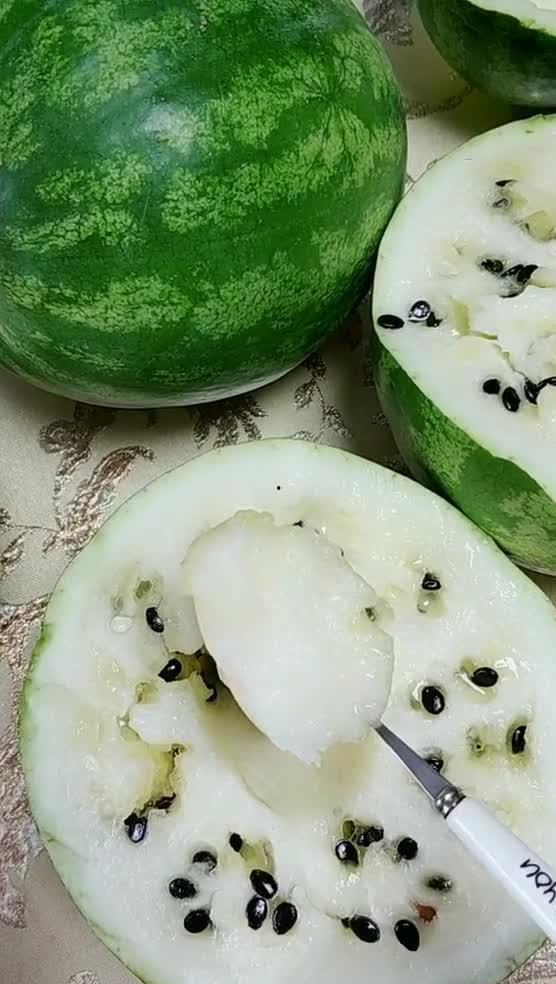 东北人吃哈密瓜的口感,独特口感碰撞新体验