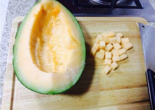 奶妈吃哈密瓜,哈密瓜美食之旅