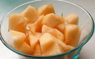 吃哈密瓜嗓子疼引起呕吐,揭秘夏日美味背后的健康隐患