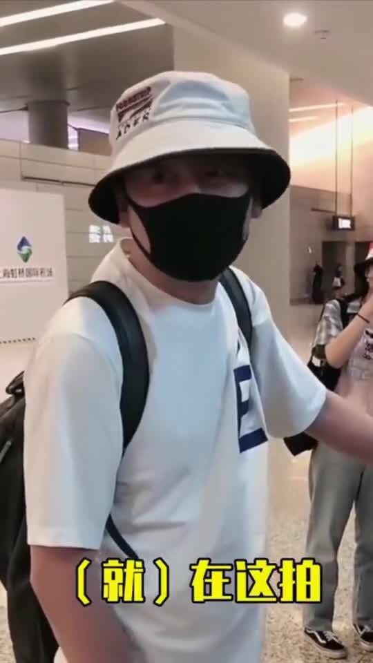 明星遇到吃瓜粉的人,一场意外的网络风暴